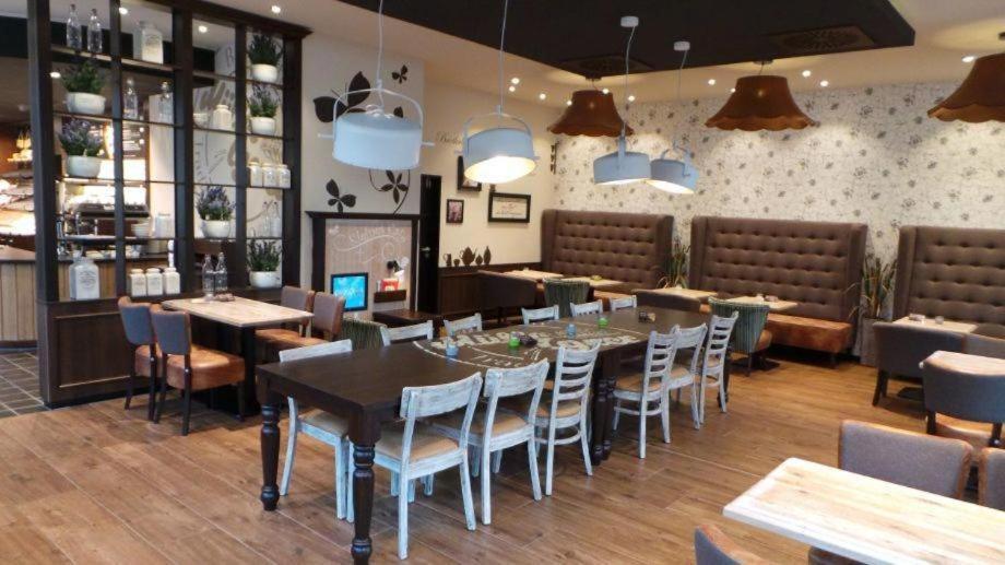 Hotel Restaurant Zur Linde เวสเตอร์ชเตเดอ ภายนอก รูปภาพ